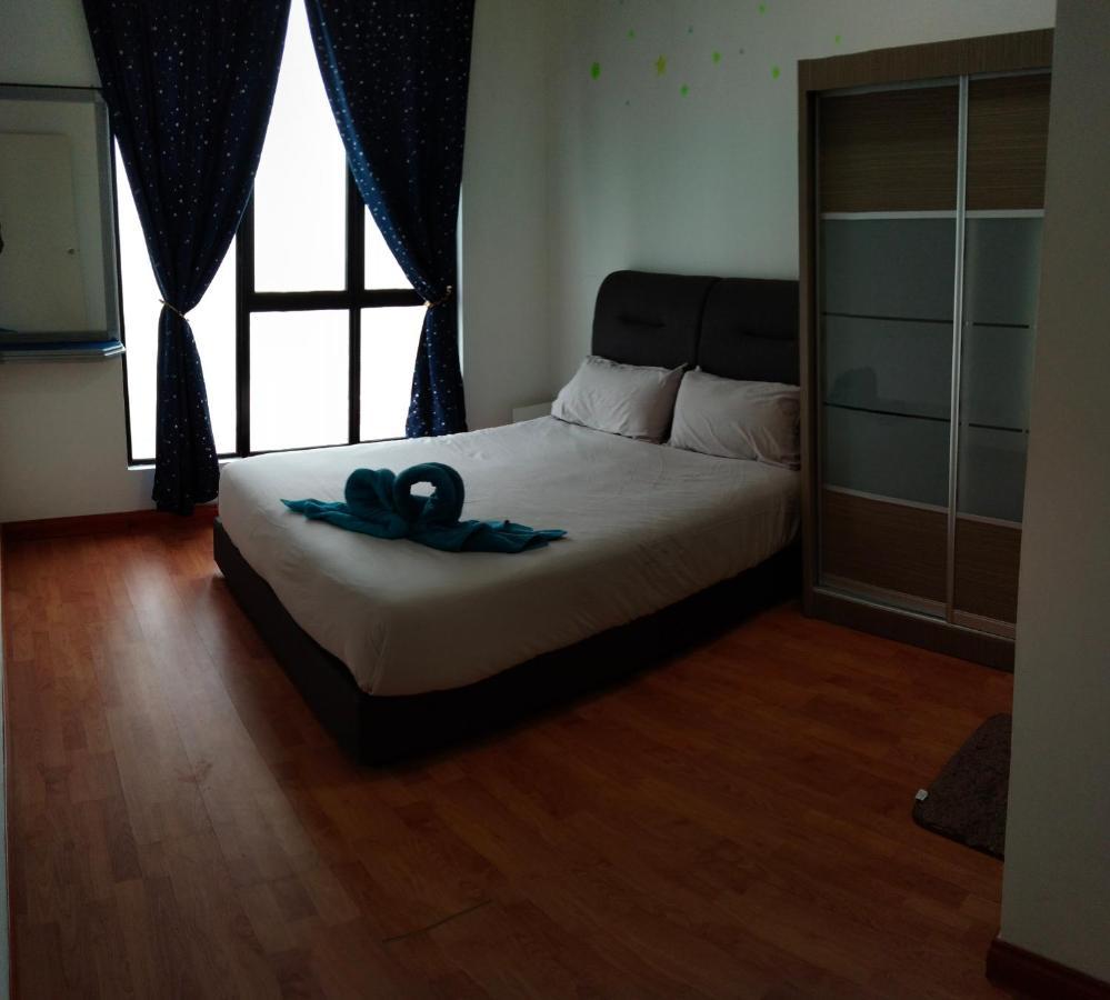The Platino Paradigm Tv Netflix 3 Queenbeds * Johor Bahru